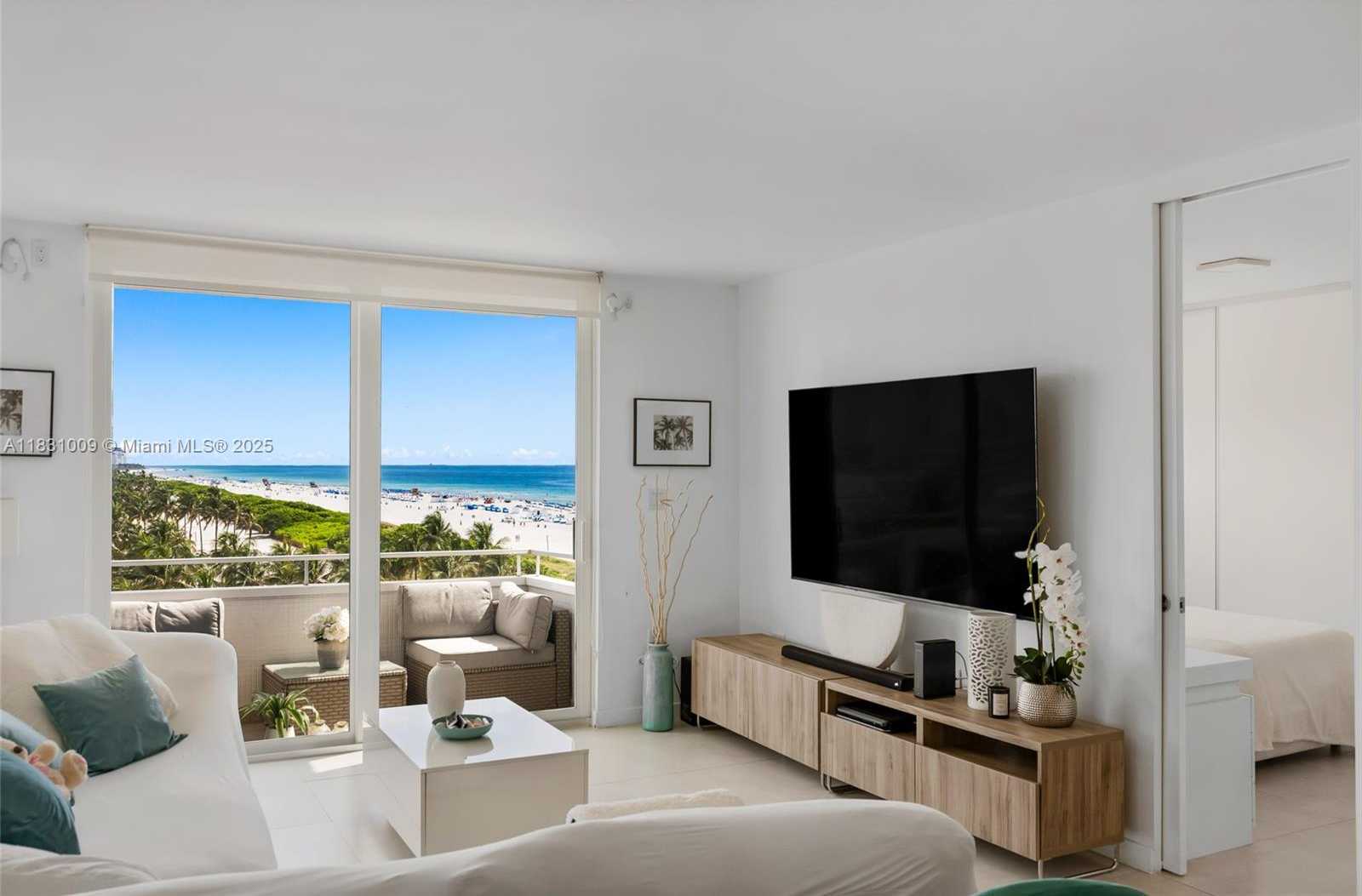 Small Image of 465 OCEAN DR #821, Miami Beach Number 15