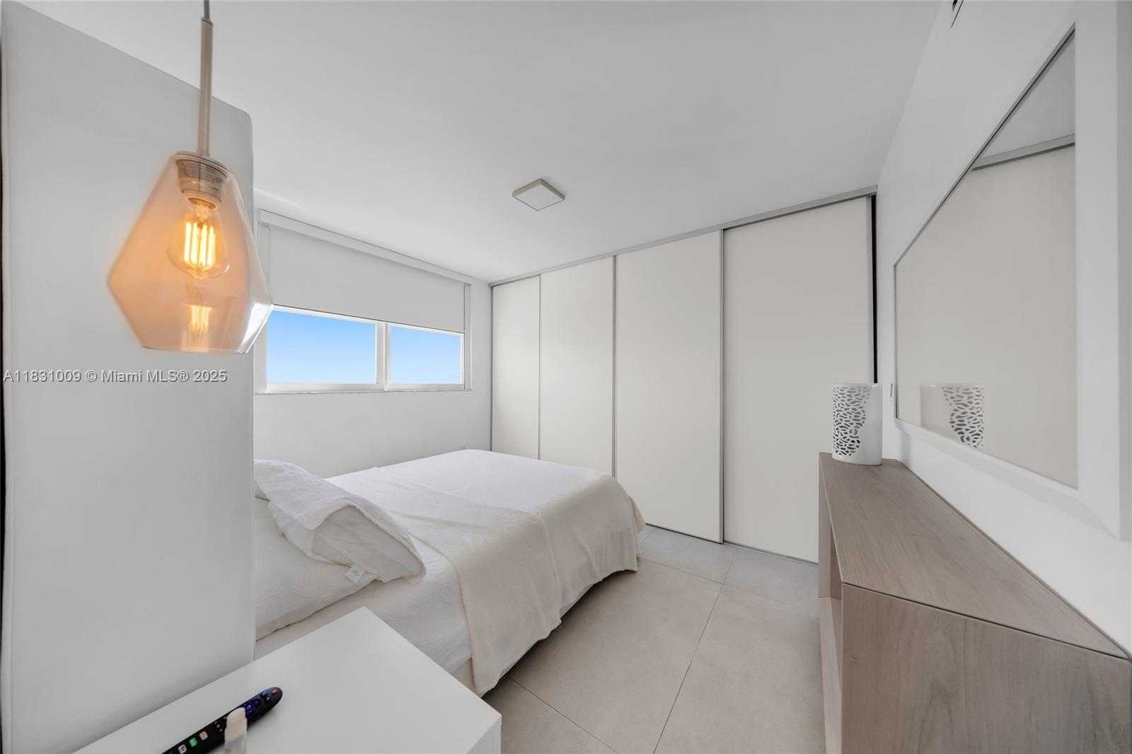 Small Image of 465 OCEAN DR #821, Miami Beach Number 18