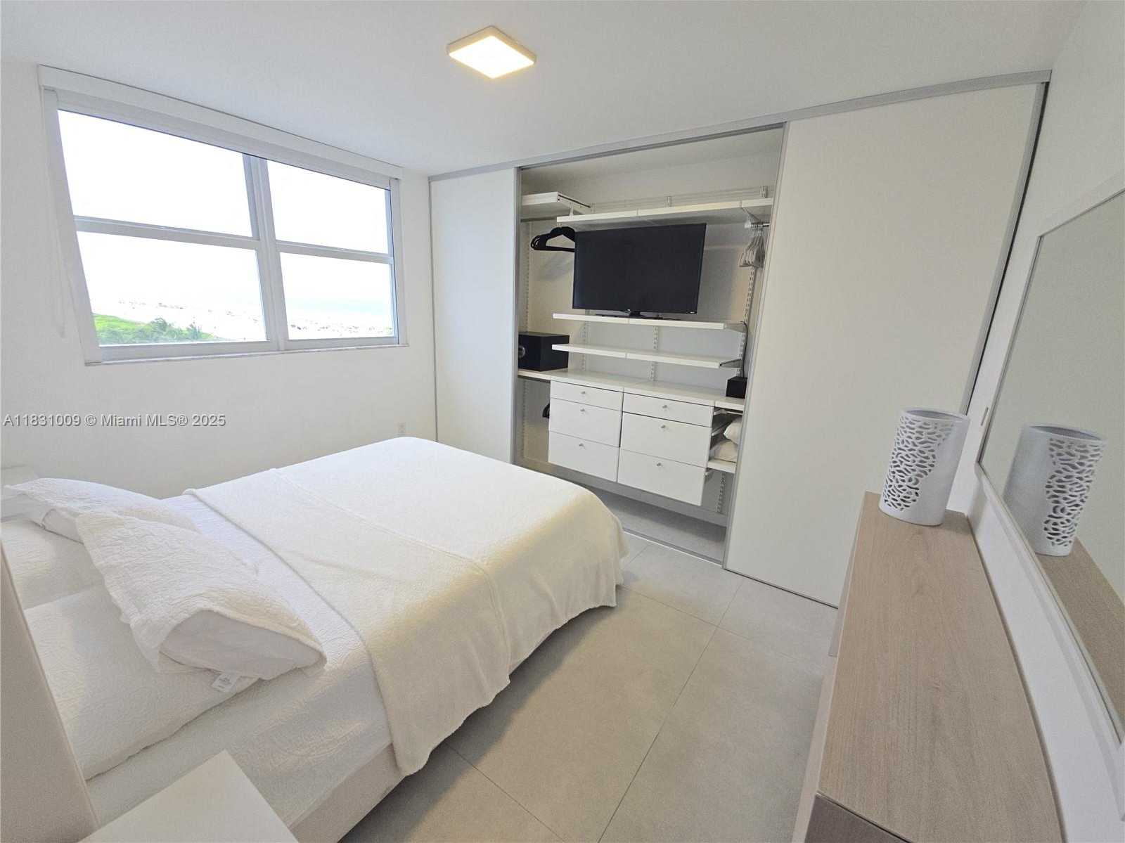 Small Image of 465 OCEAN DR #821, Miami Beach Number 19