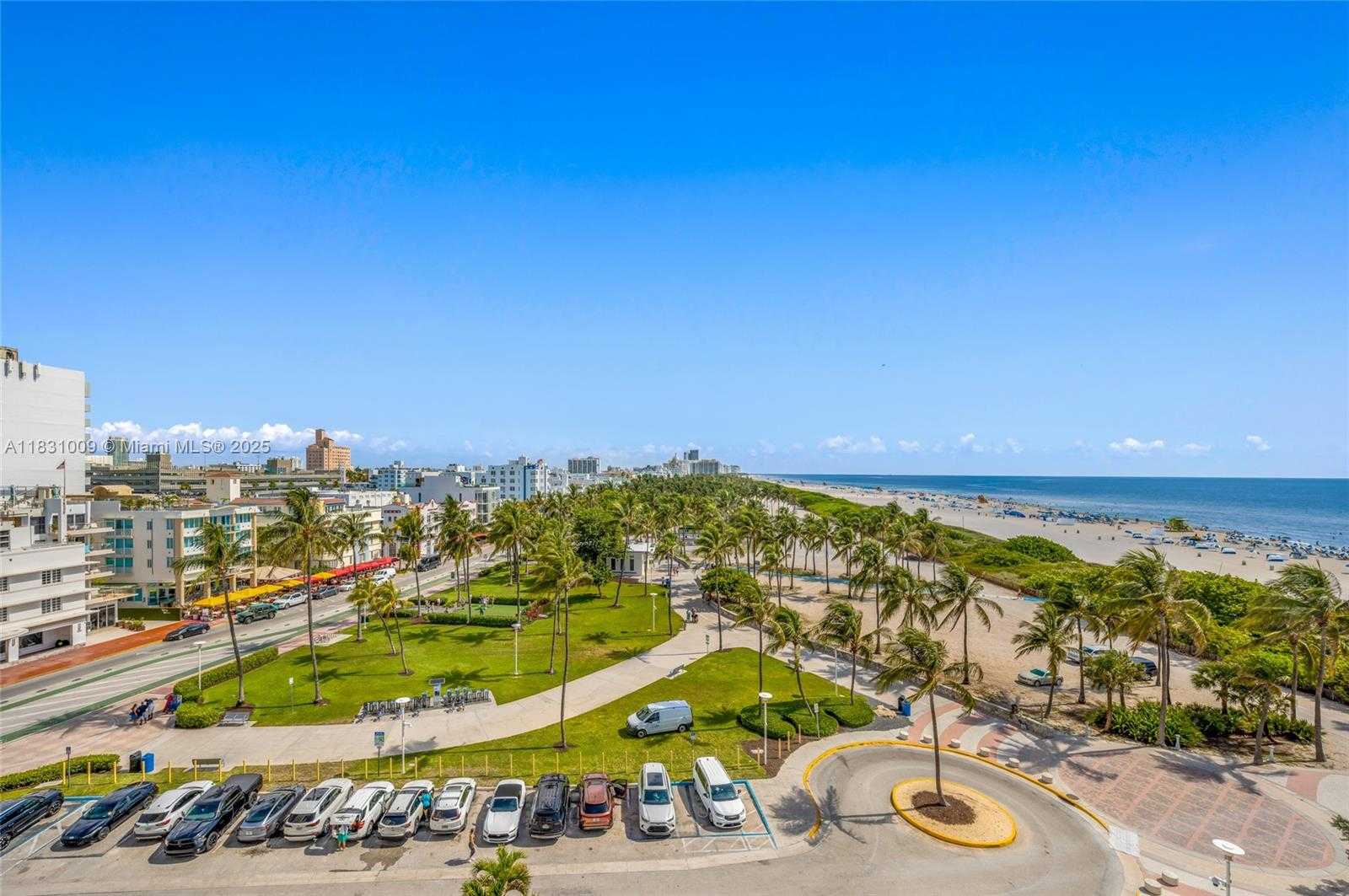 Small Image of 465 OCEAN DR #821, Miami Beach Number 2