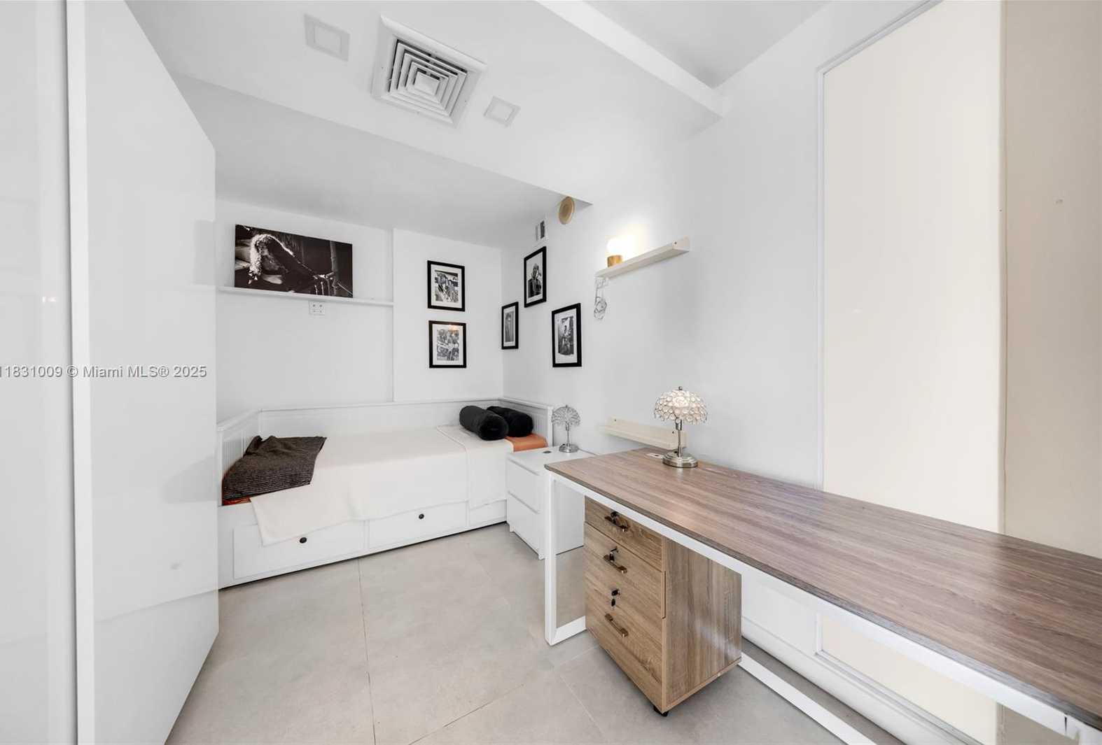 Small Image of 465 OCEAN DR #821, Miami Beach Number 25