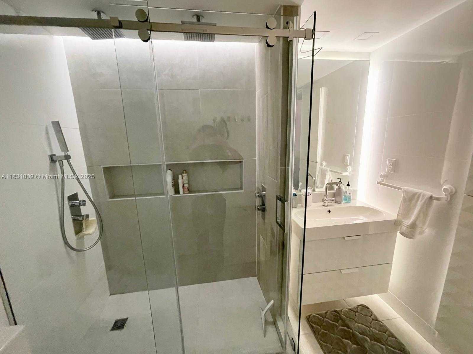 Small Image of 465 OCEAN DR #821, Miami Beach Number 28