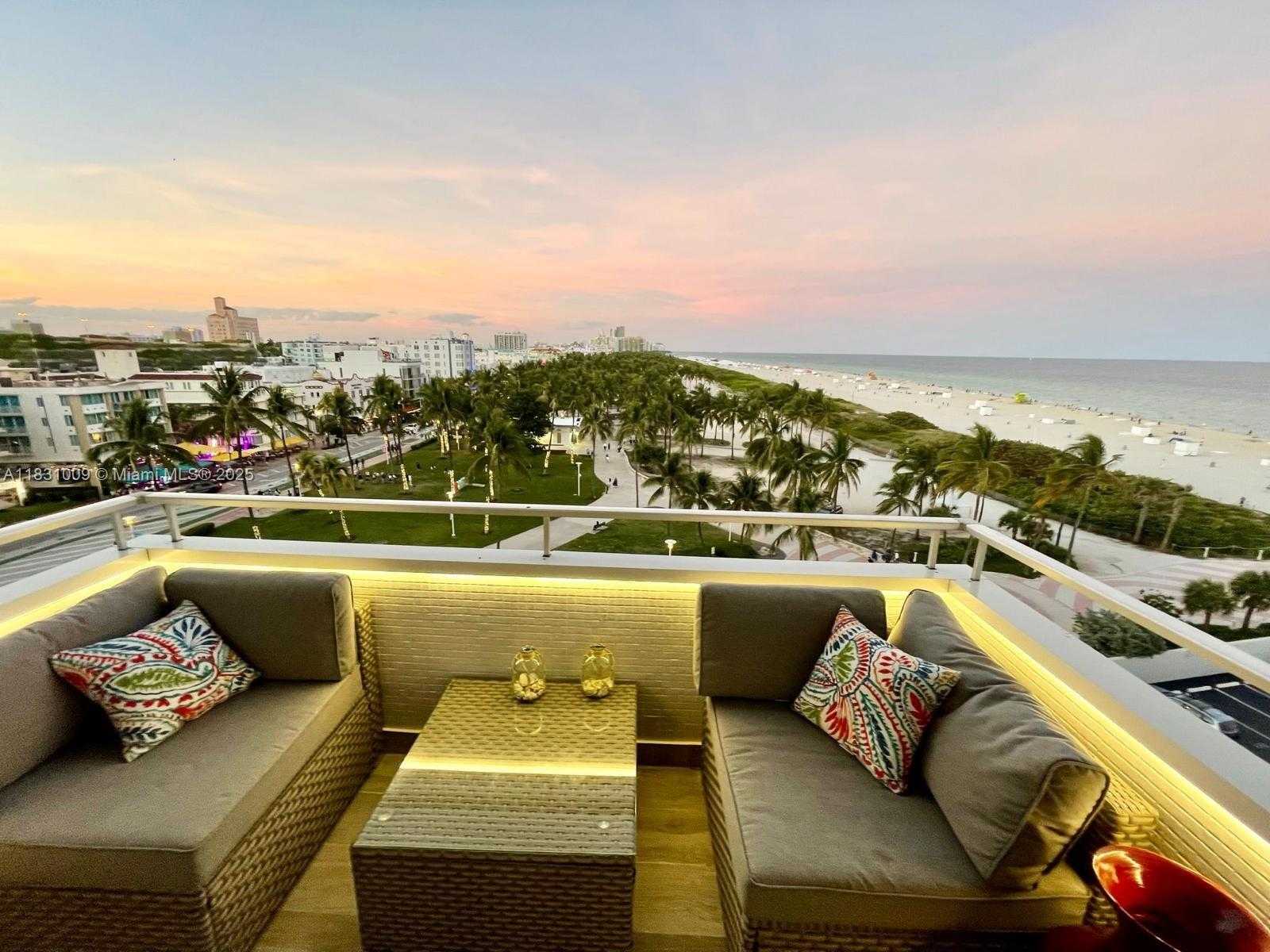 Small Image of 465 OCEAN DR #821, Miami Beach Number 3