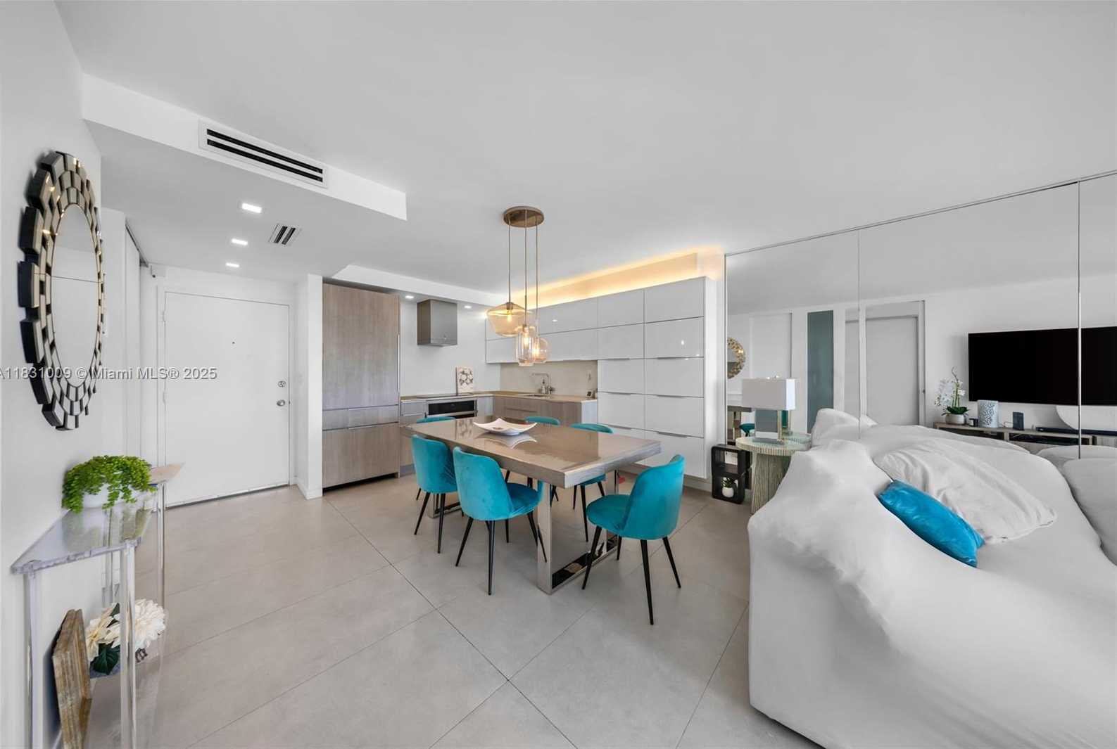 Small Image of 465 OCEAN DR #821, Miami Beach Number 6