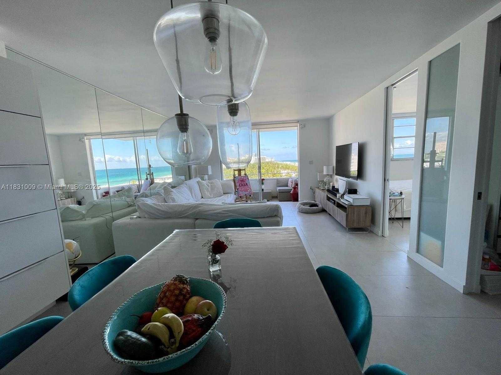 Small Image of 465 OCEAN DR #821, Miami Beach Number 9