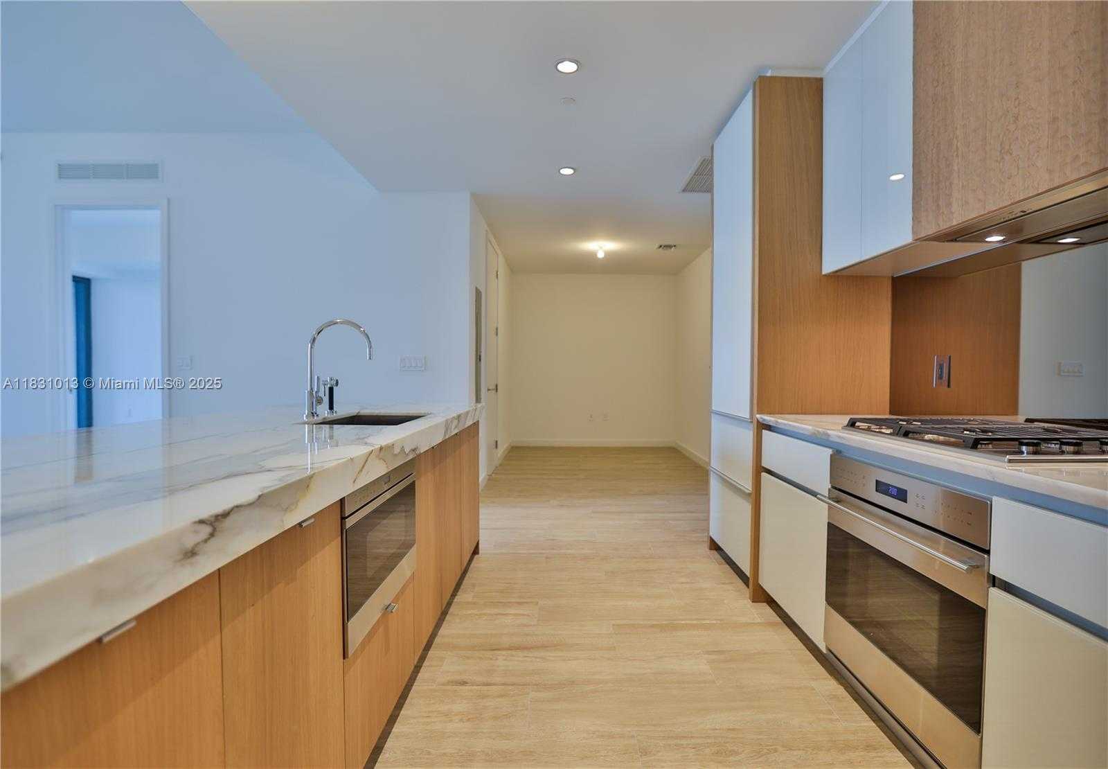 Small Image of 2831 SOUTH BAYSHORE DR #1002, Miami Number 4