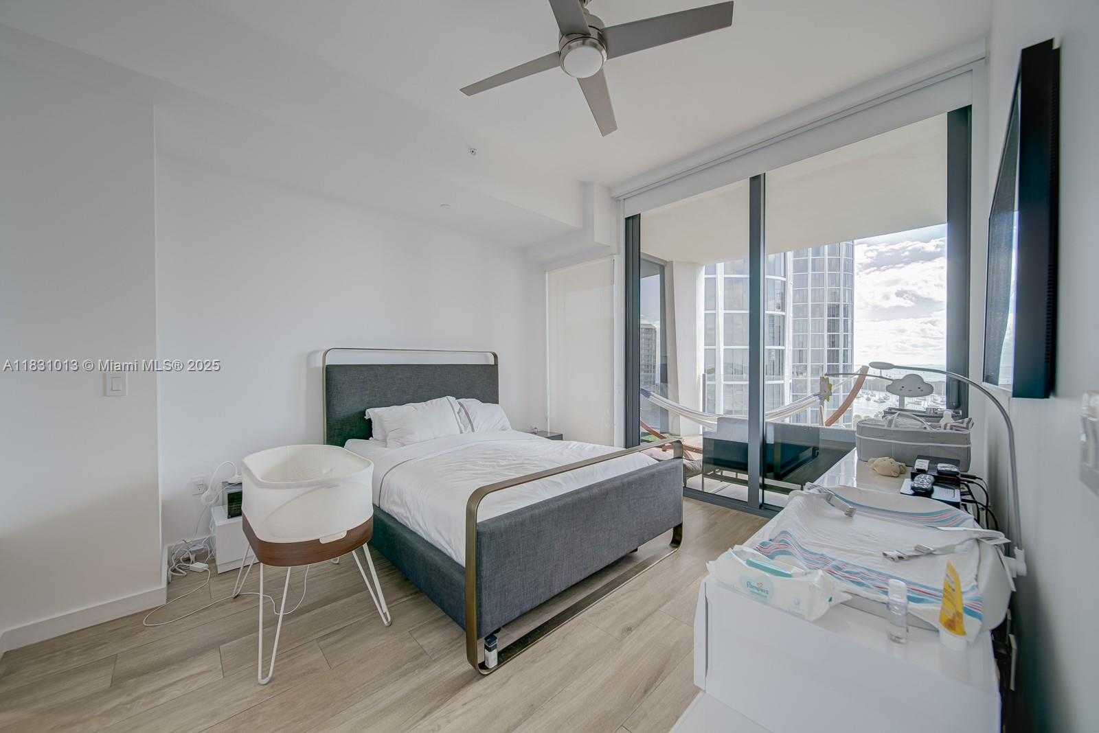 Small Image of 2831 SOUTH BAYSHORE DR #1002, Miami Number 7