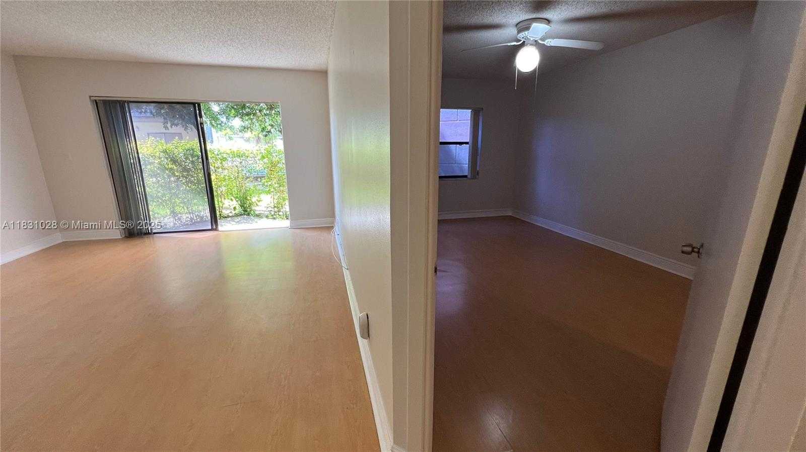 Small Image of 8290 LAKE DR #122, Doral Number 4