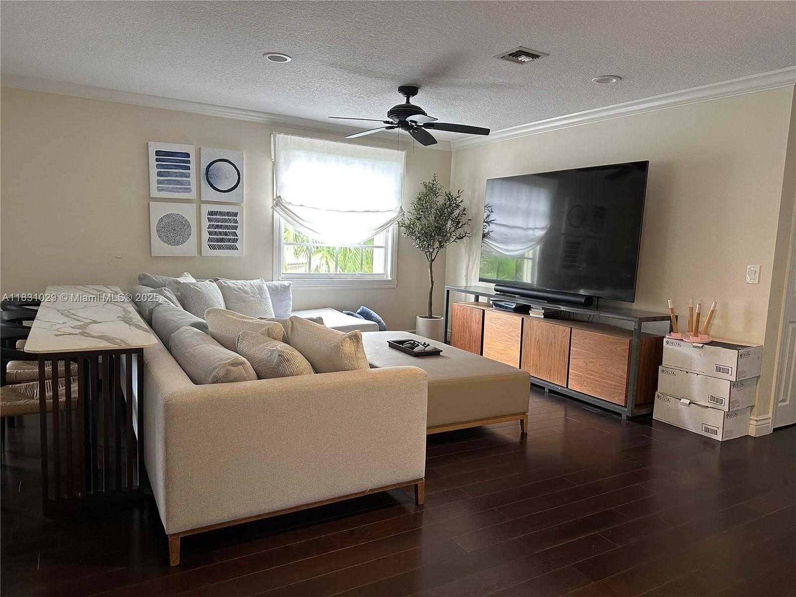 Small Image of 2534 MONTCLAIRE CT, Weston Number 10
