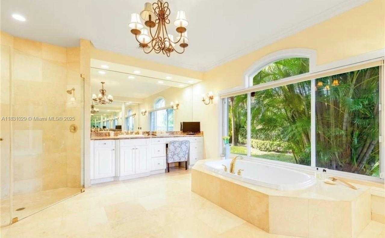 Small Image of 2534 MONTCLAIRE CT, Weston Number 16