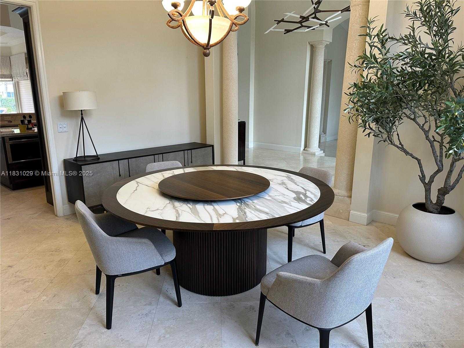 Small Image of 2534 MONTCLAIRE CT, Weston Number 2