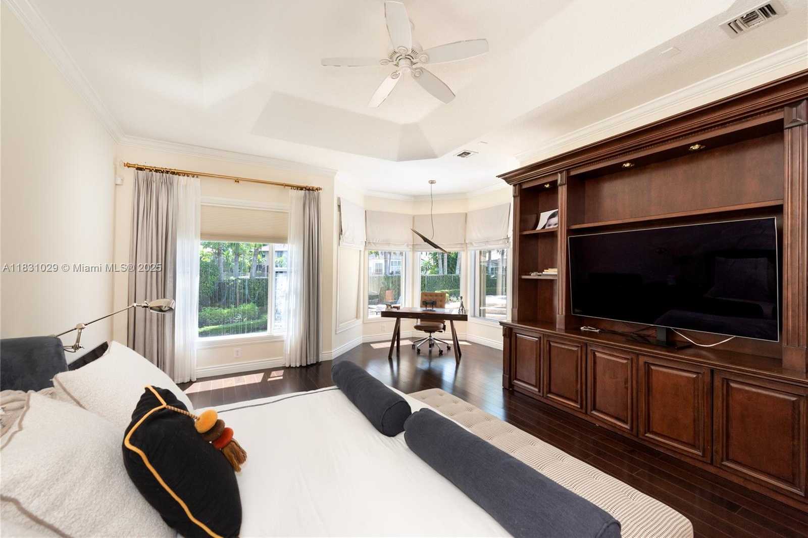 Small Image of 2534 MONTCLAIRE CT, Weston Number 23