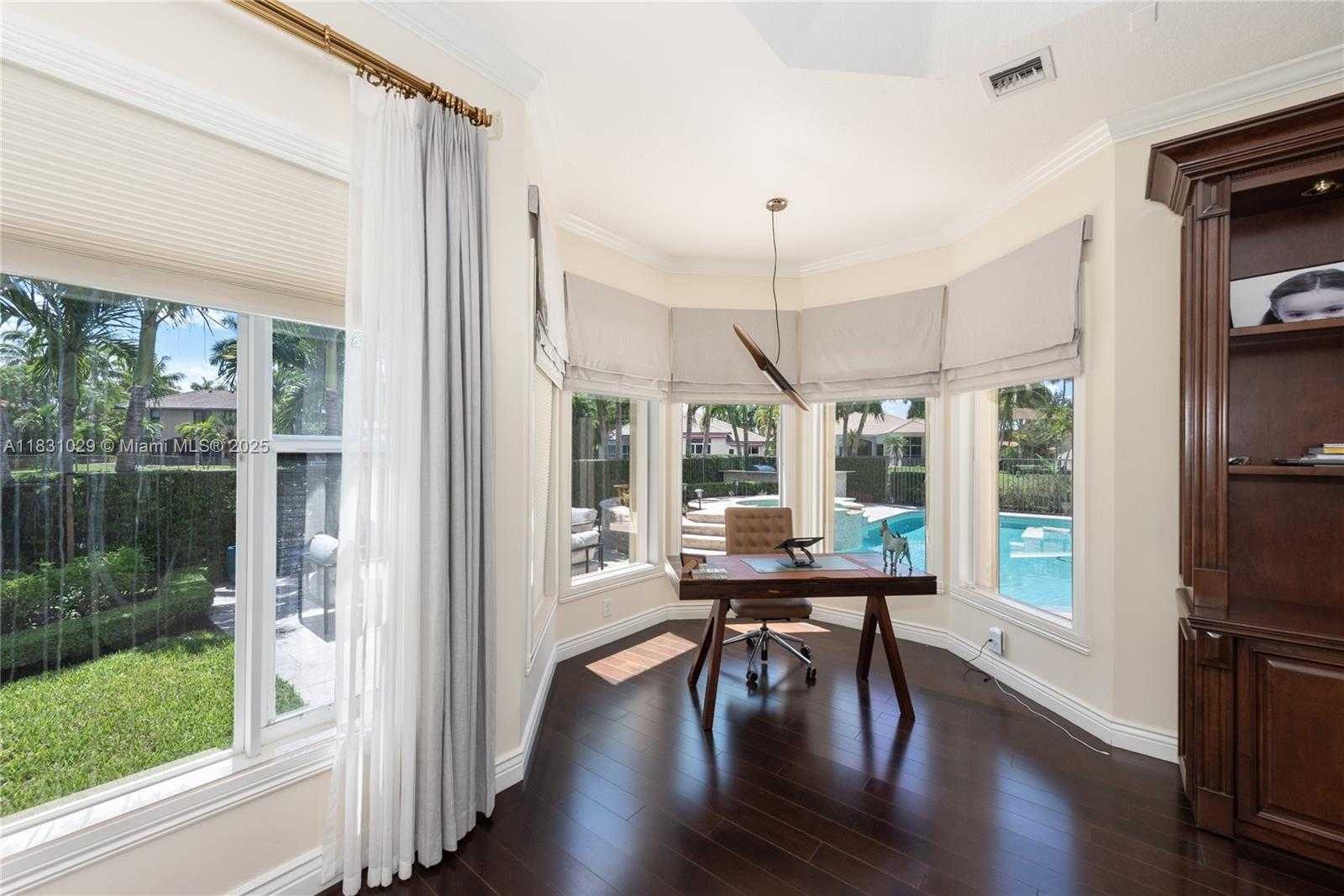 Small Image of 2534 MONTCLAIRE CT, Weston Number 24