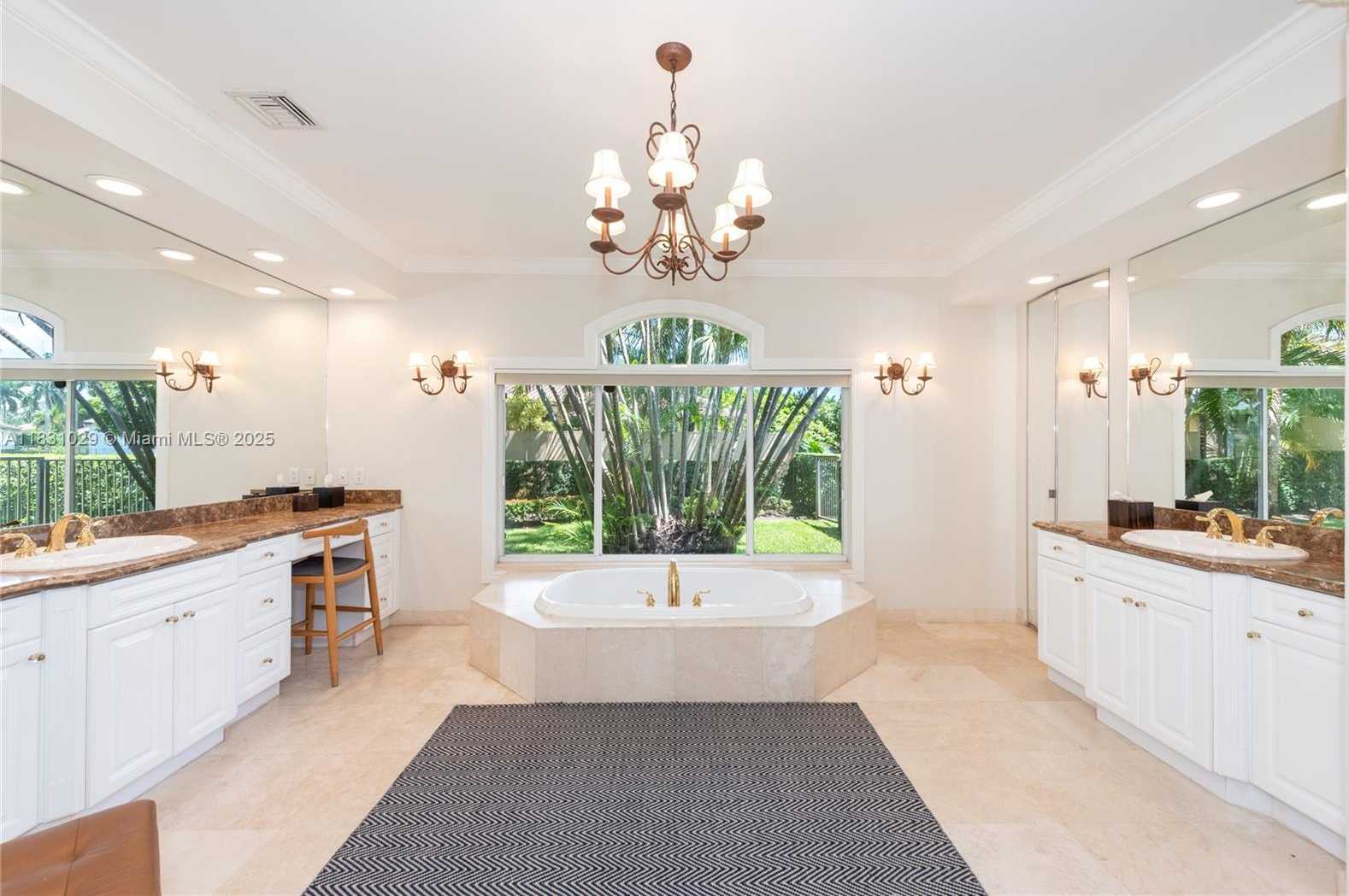 Small Image of 2534 MONTCLAIRE CT, Weston Number 25