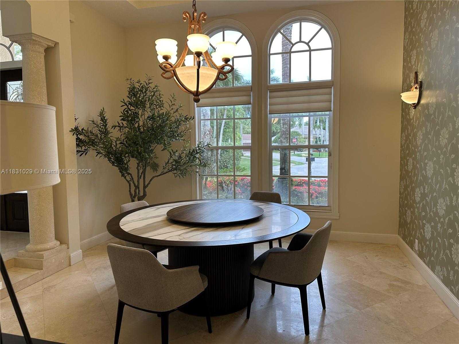 Small Image of 2534 MONTCLAIRE CT, Weston Number 3