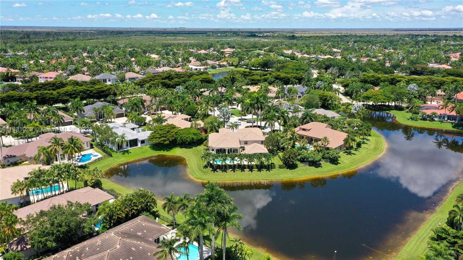 Small Image of 2534 MONTCLAIRE CT, Weston Number 40
