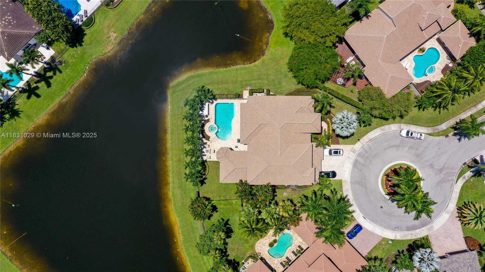 Small Image of 2534 MONTCLAIRE CT, Weston Number 41