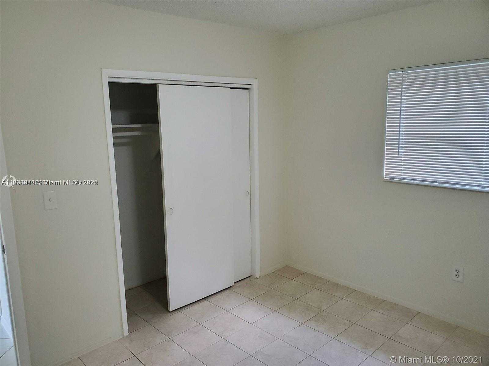 Small Image of 1630 NORTH EAST 157TH, North Miami Beach Number 14