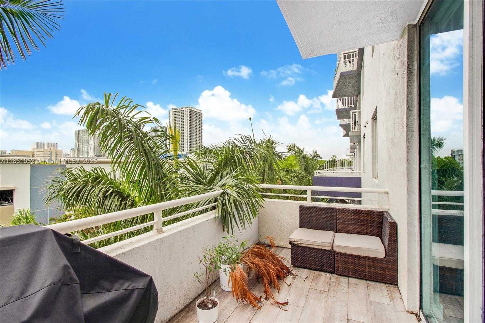 Small Image of 275 NORTH EAST 18TH ST #405, Miami Number 9