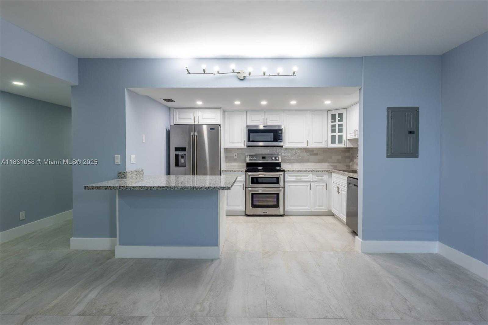 Small Image of 20350 WEST COUNTRY CLUB DR #PH24-4, Aventura Number 10