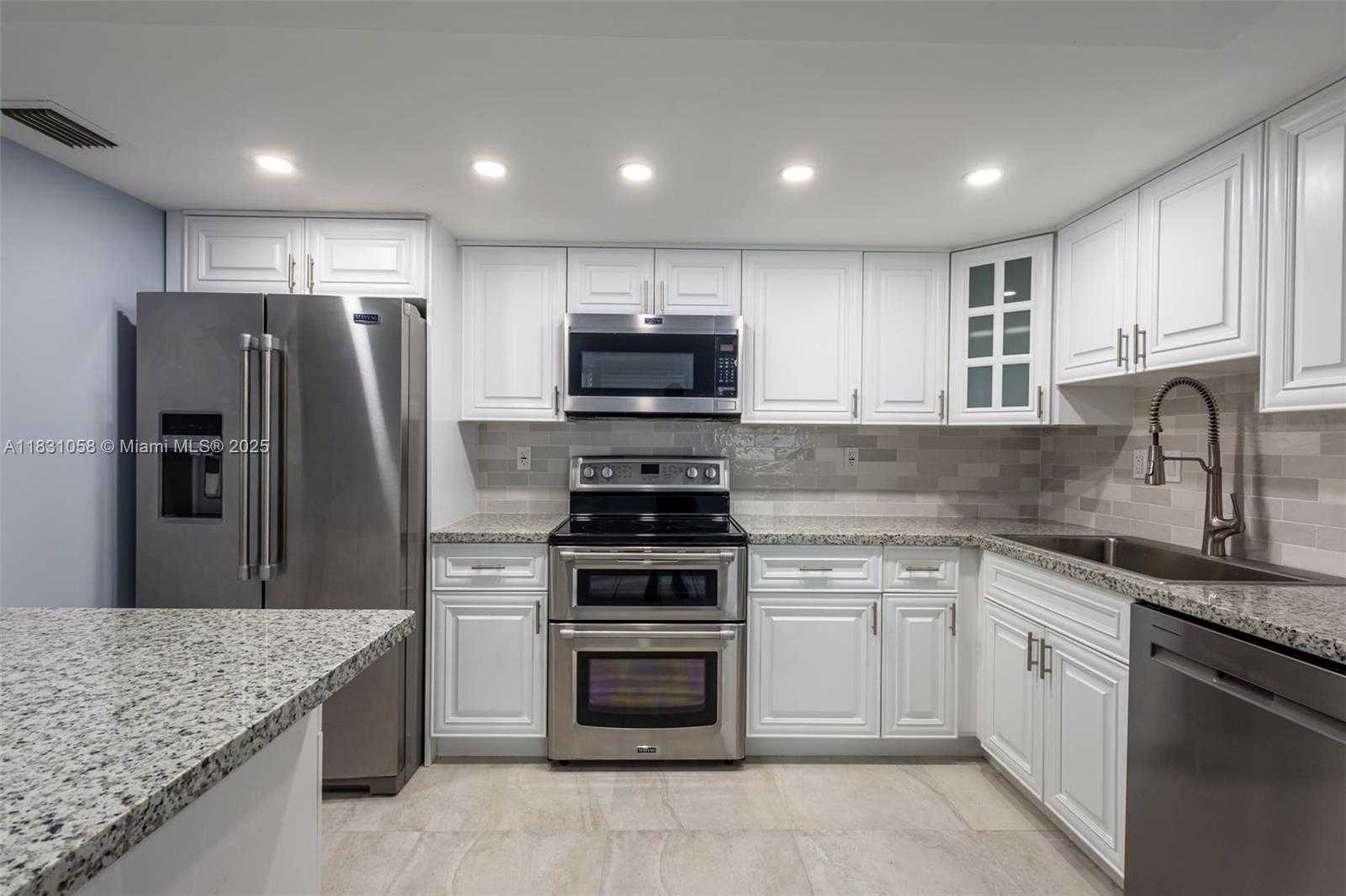 Small Image of 20350 WEST COUNTRY CLUB DR #PH24-4, Aventura Number 13