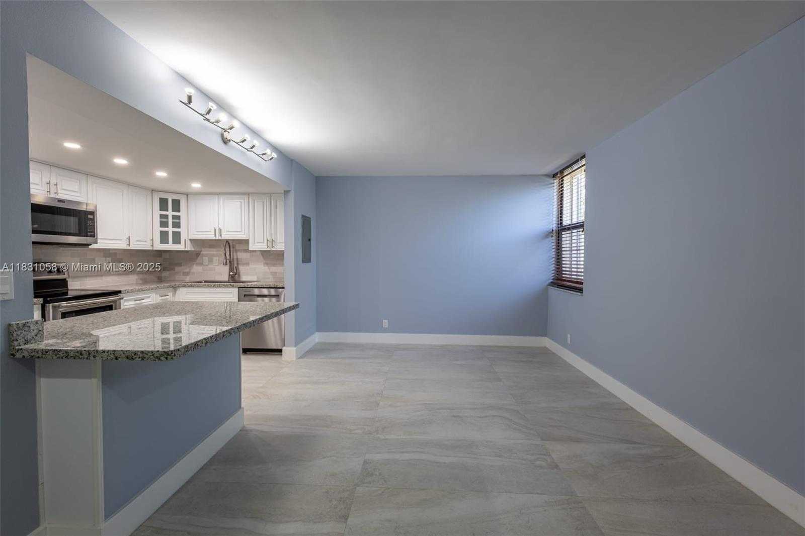 Small Image of 20350 WEST COUNTRY CLUB DR #PH24-4, Aventura Number 15