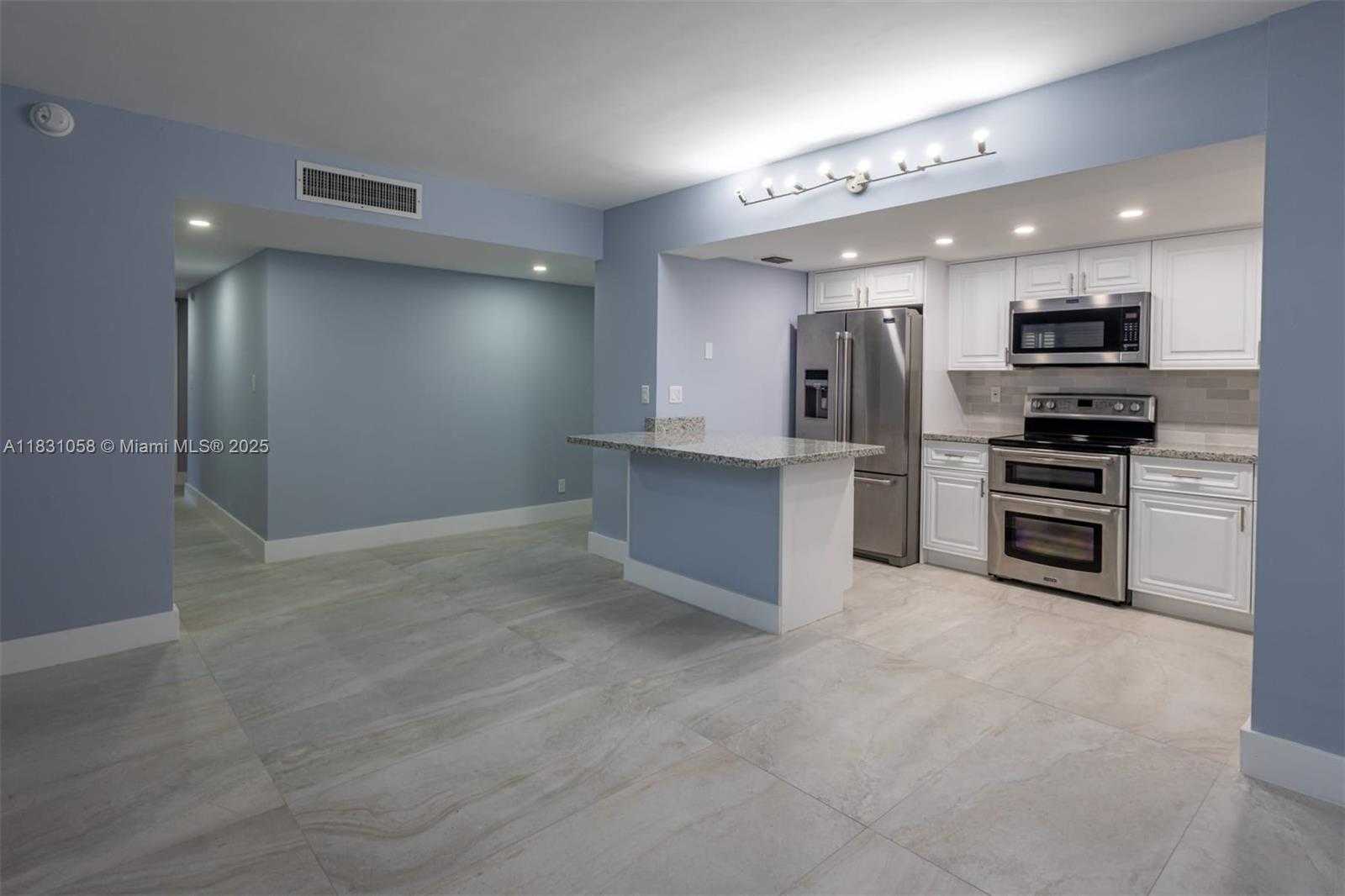 Small Image of 20350 WEST COUNTRY CLUB DR #PH24-4, Aventura Number 17