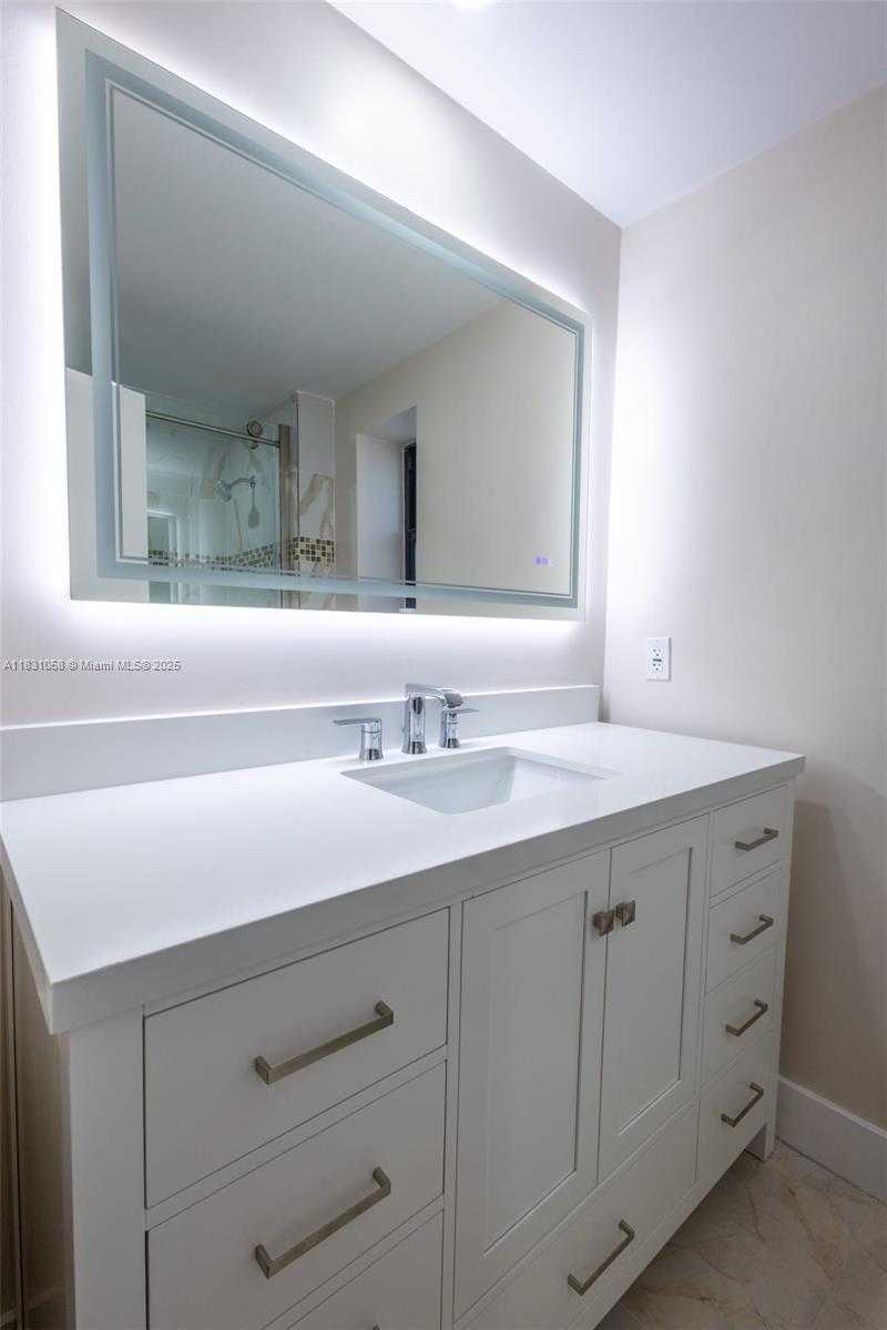 Small Image of 20350 WEST COUNTRY CLUB DR #PH24-4, Aventura Number 25