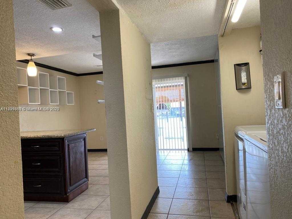 Small Image of 5470 WEST 26TH CT #301, Hialeah Number 9
