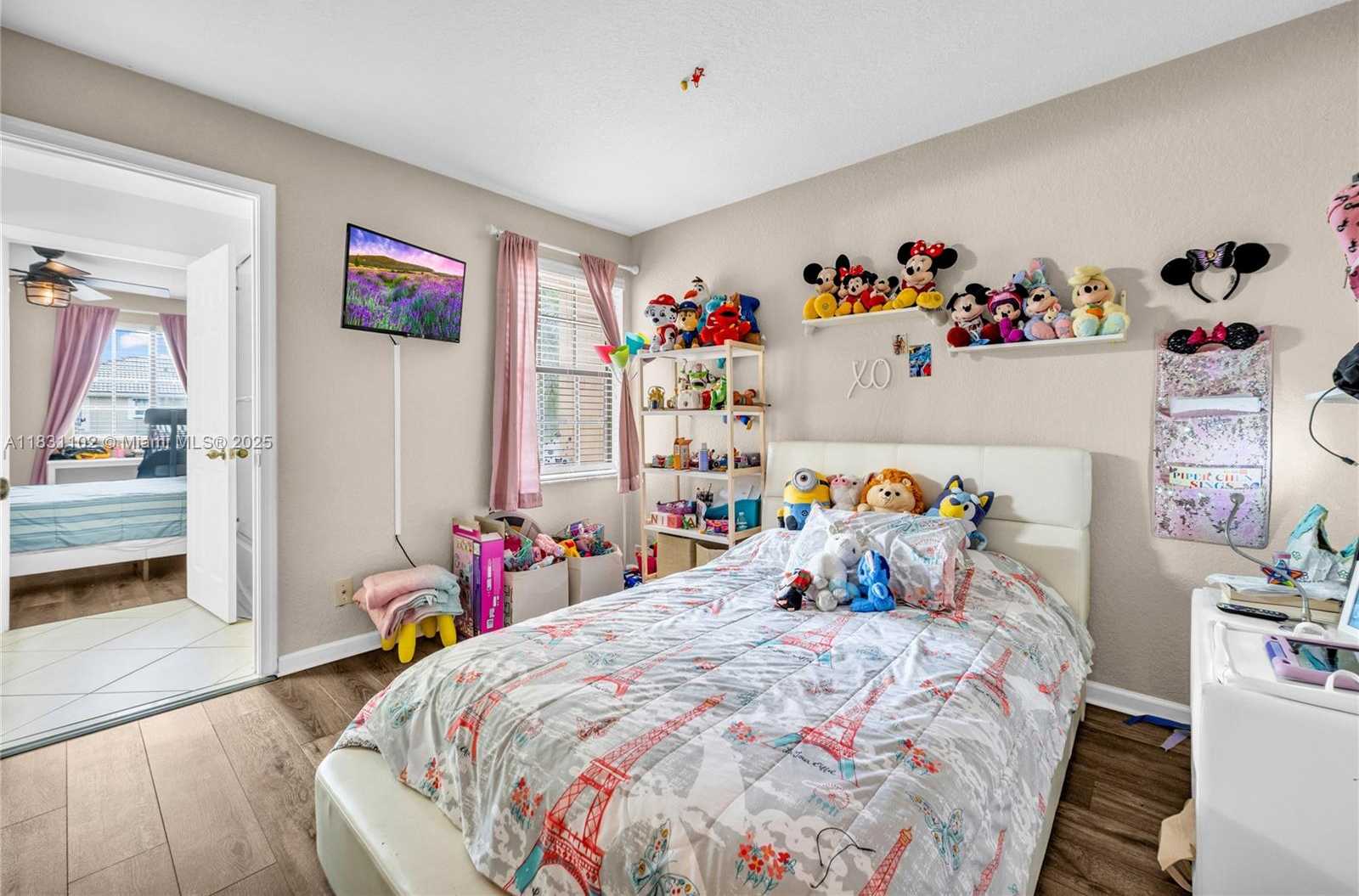 Small Image of 4137 BRIAR LN #4137, Weston Number 13
