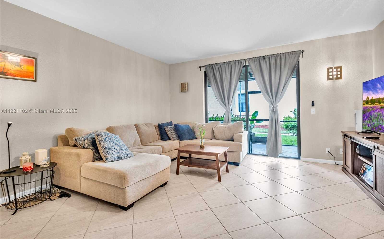Small Image of 4137 BRIAR LN #4137, Weston Number 2