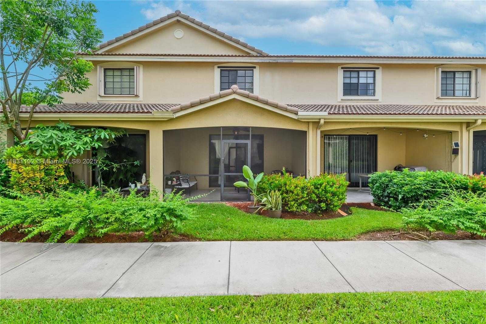 Small Image of 4137 BRIAR LN #4137, Weston Number 20