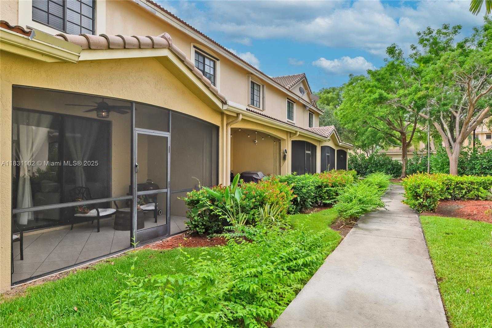 Small Image of 4137 BRIAR LN #4137, Weston Number 22