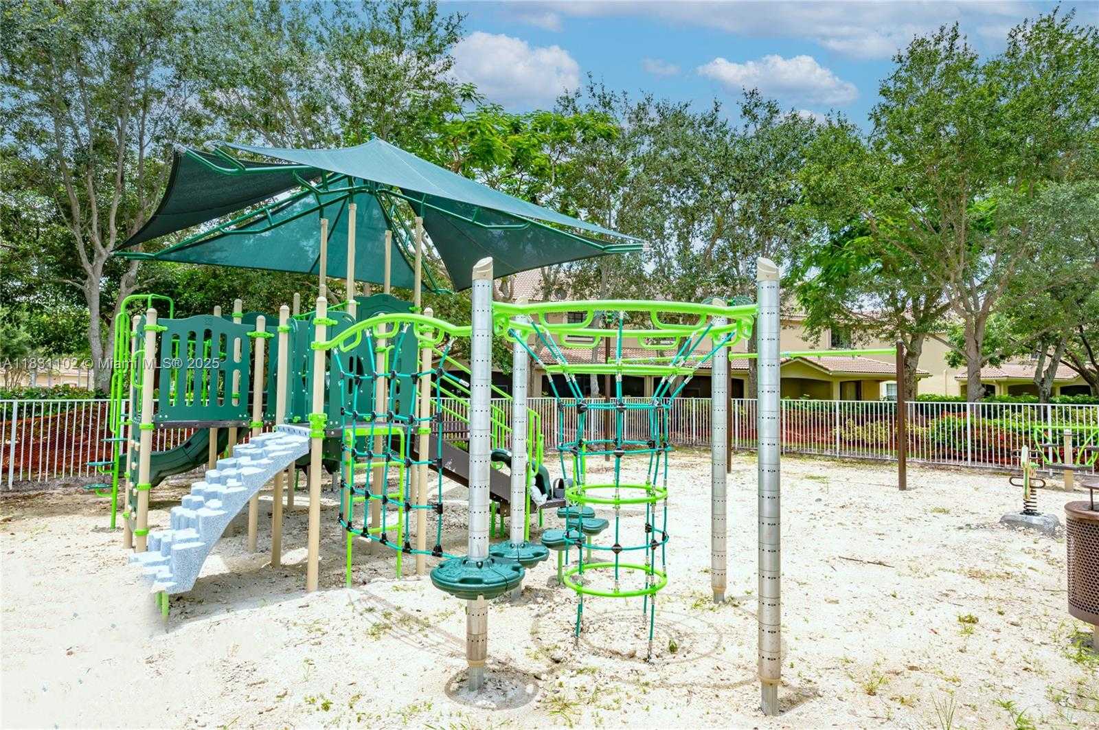 Small Image of 4137 BRIAR LN #4137, Weston Number 34
