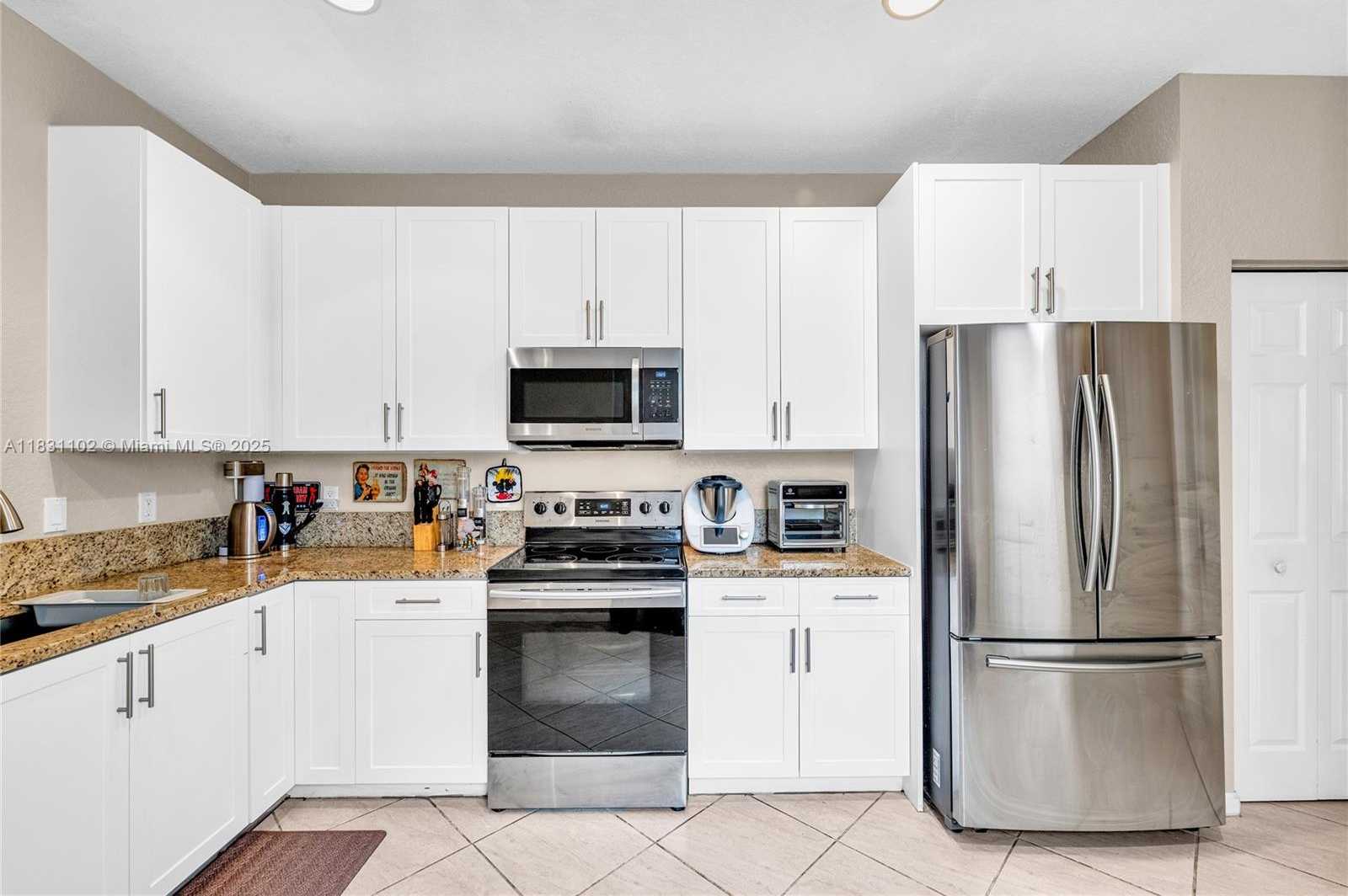 Small Image of 4137 BRIAR LN #4137, Weston Number 9