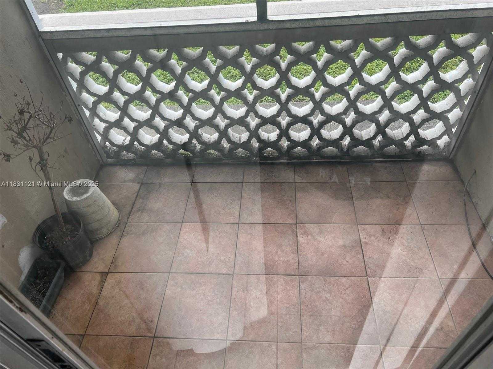 Small Image of 6580 SANTONA ST #A10, Coral Gables Number 15