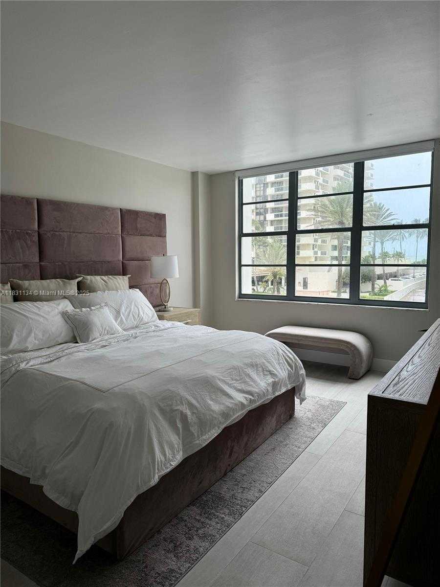 Small Image of 5700 COLLINS AVE #3C, Miami Beach Number 10