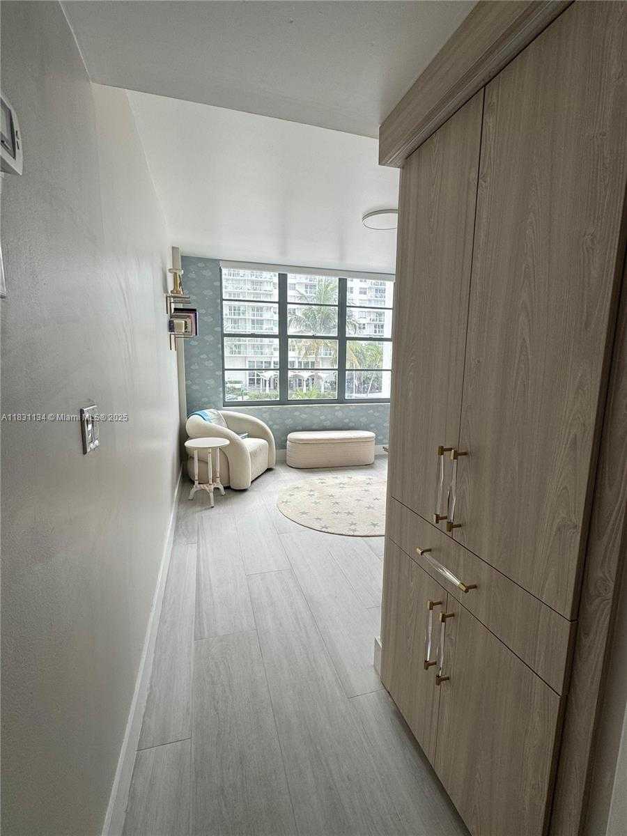 Small Image of 5700 COLLINS AVE #3C, Miami Beach Number 14