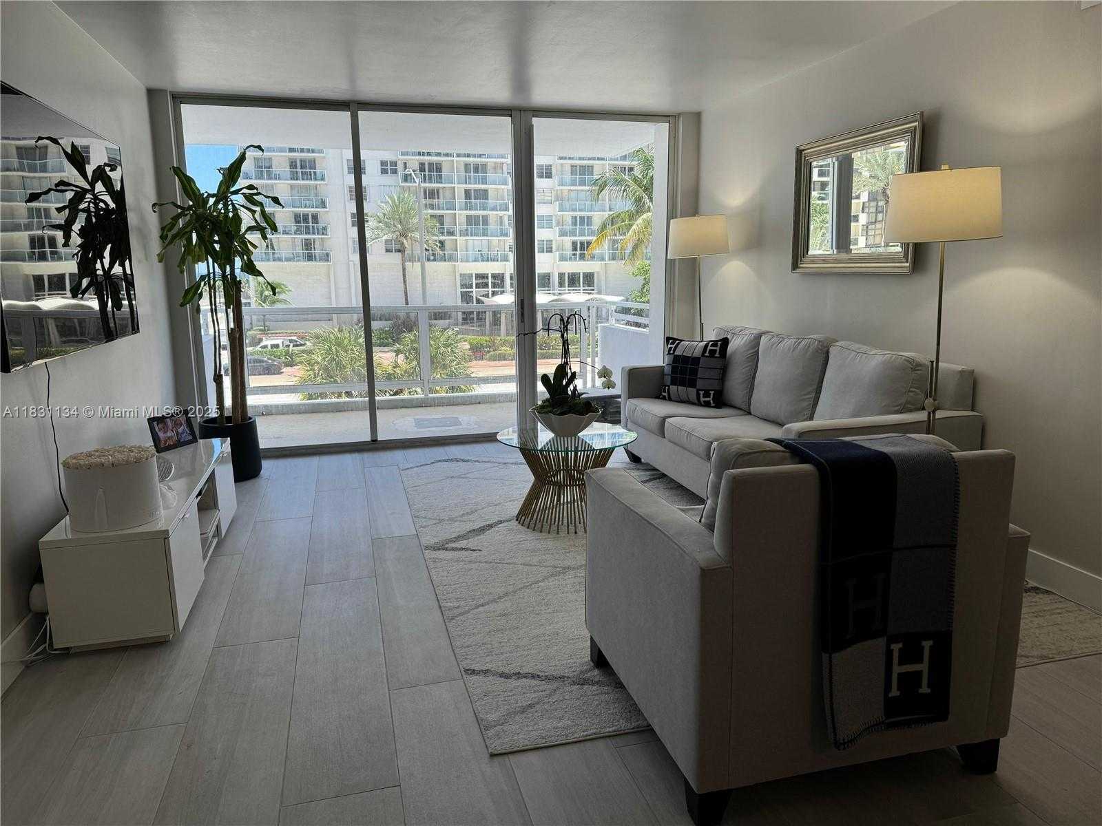 Small Image of 5700 COLLINS AVE #3C, Miami Beach Number 2