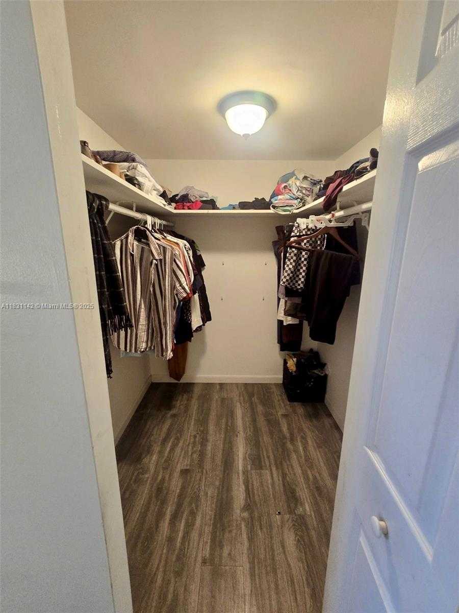 Small Image of 6770 INDIAN CREEK DR #4T, Miami Beach Number 19