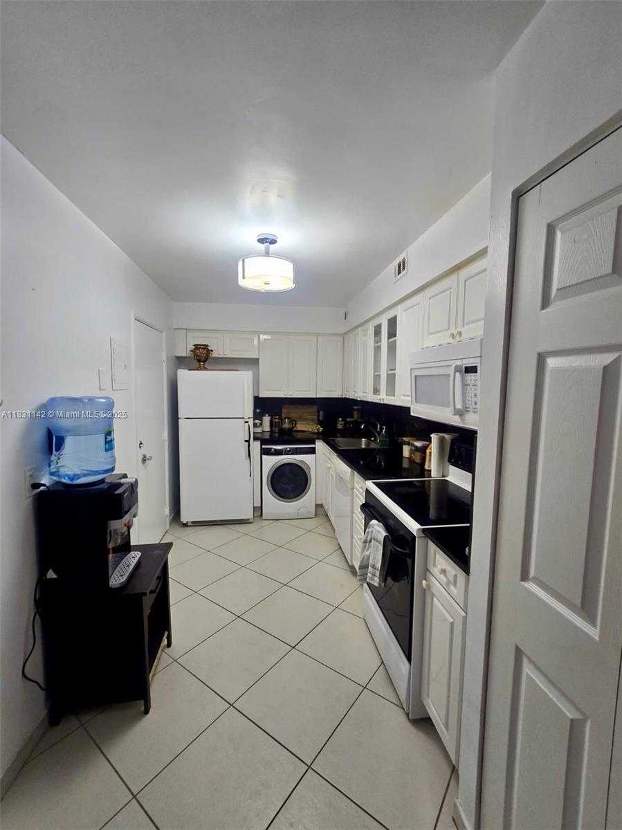 Small Image of 6770 INDIAN CREEK DR #4T, Miami Beach Number 29