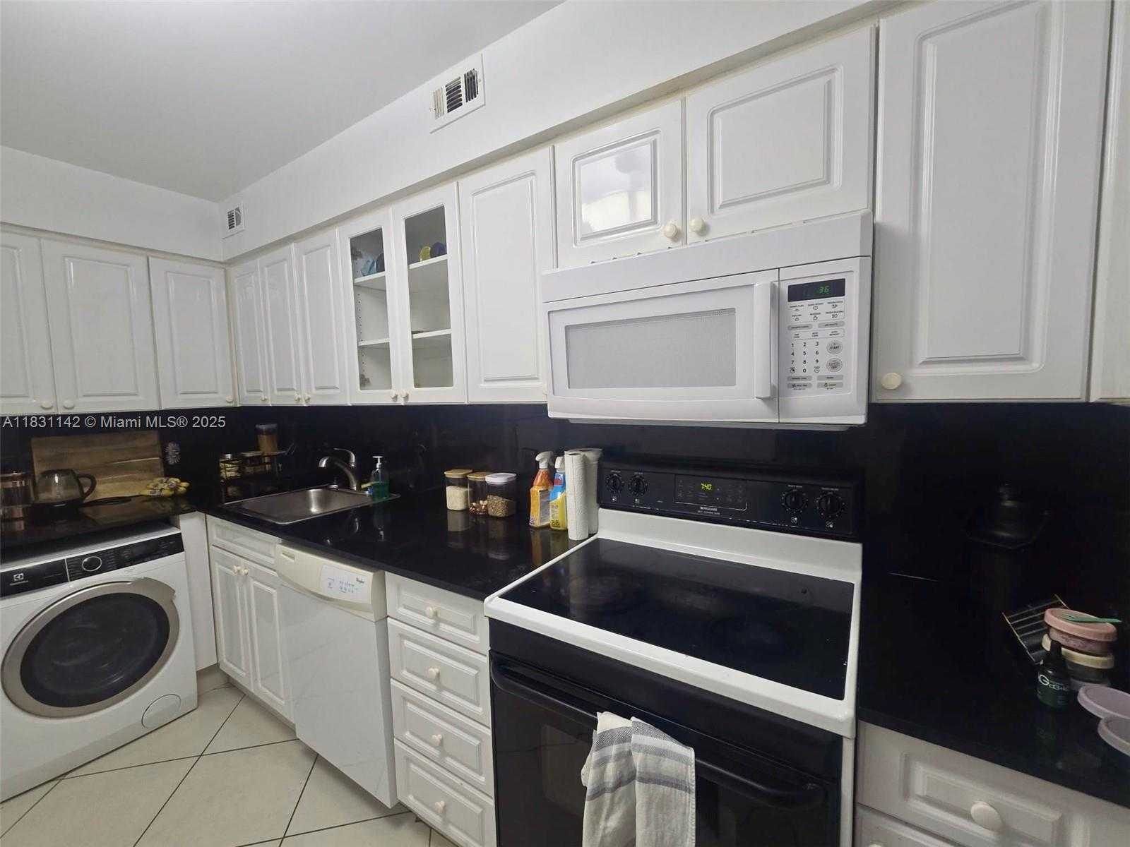 Small Image of 6770 INDIAN CREEK DR #4T, Miami Beach Number 6