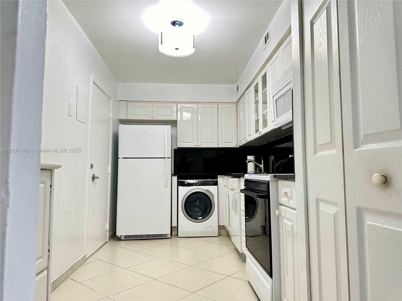 Small Image of 6770 INDIAN CREEK DR #4T, Miami Beach Number 7