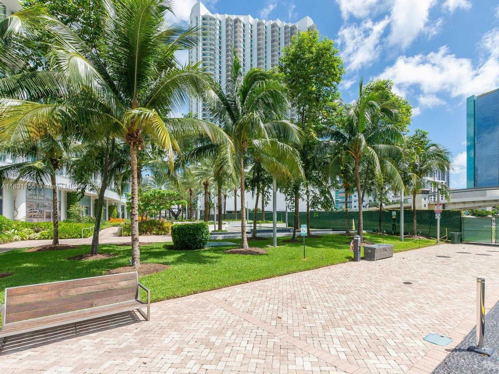 Small Image of 350 SOUTH MIAMI AVE #3302, Miami Number 4
