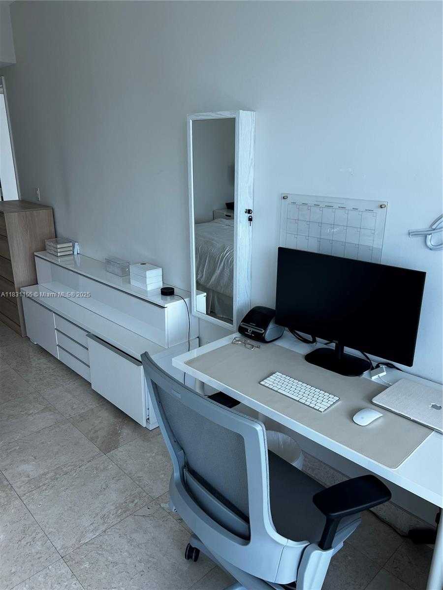 Small Image of 350 SOUTH MIAMI AVE #3302, Miami Number 52