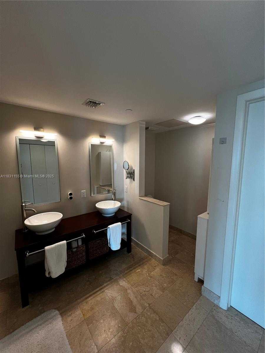 Small Image of 350 SOUTH MIAMI AVE #3302, Miami Number 58