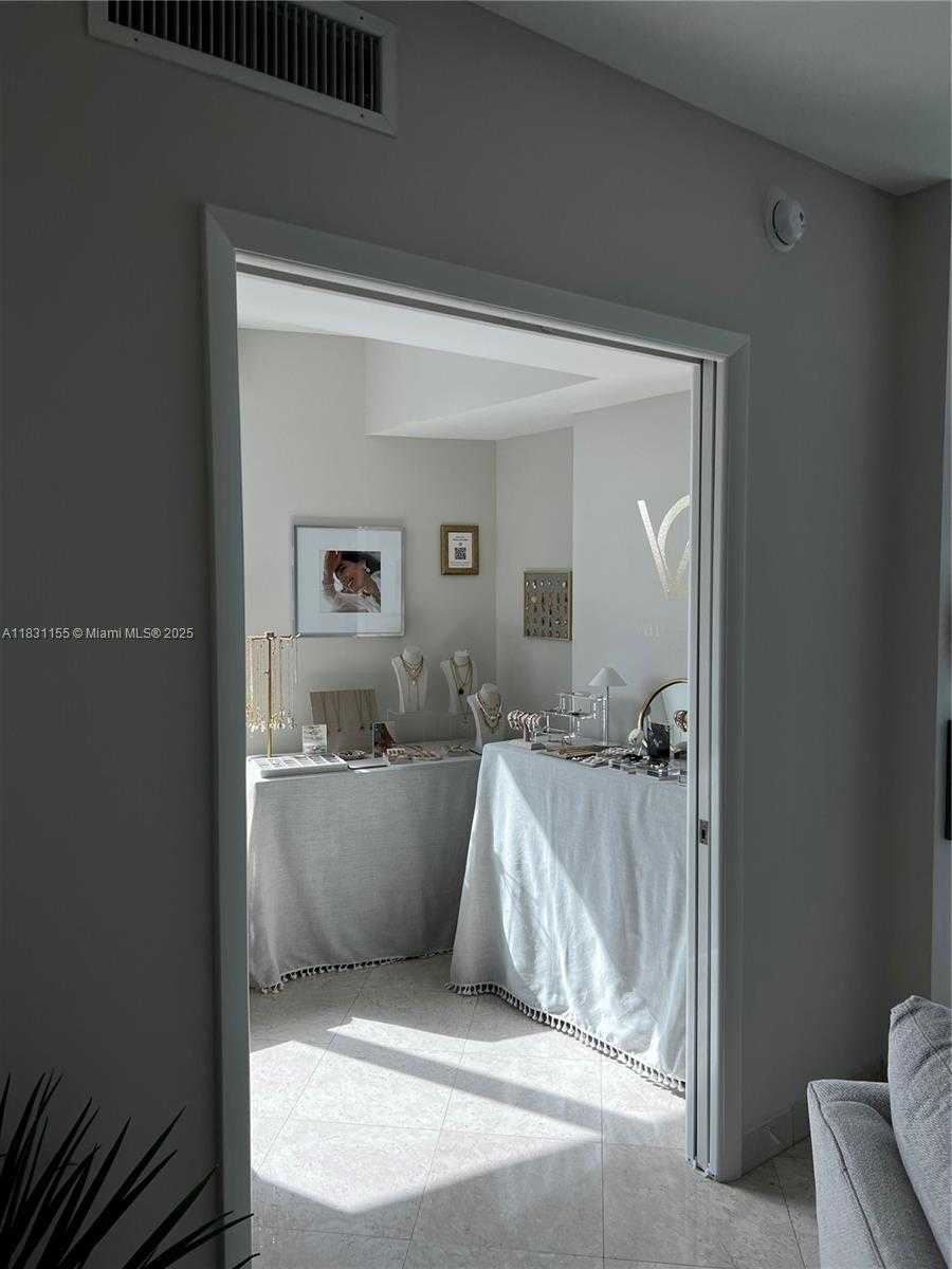 Small Image of 350 SOUTH MIAMI AVE #3302, Miami Number 71