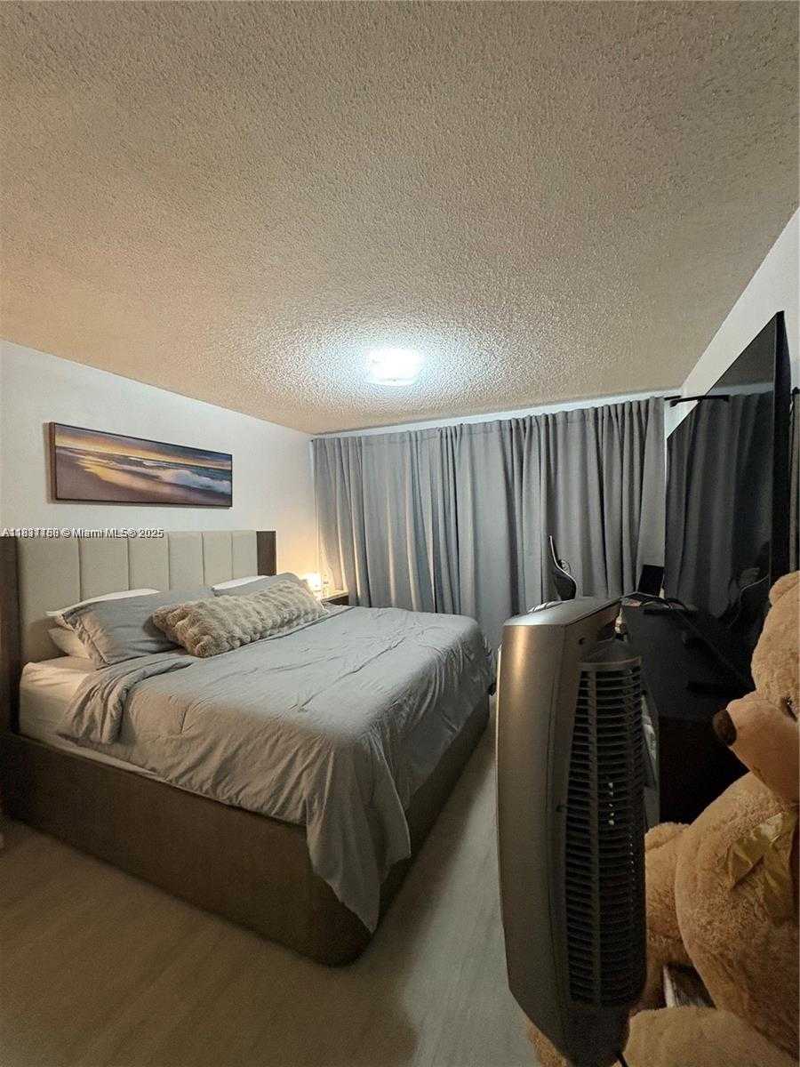 Small Image of 7545 EAST TREASURE DR #4K, North Bay Village Number 11