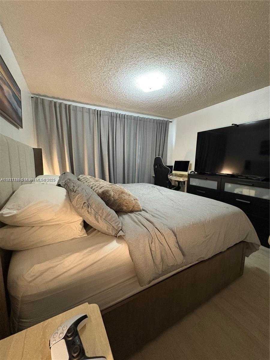 Small Image of 7545 EAST TREASURE DR #4K, North Bay Village Number 6