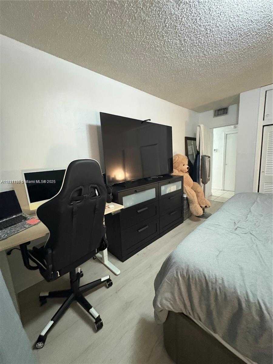 Small Image of 7545 EAST TREASURE DR #4K, North Bay Village Number 9